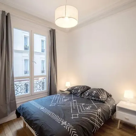 Cosy And Spacious Near Champs Elysee パリ