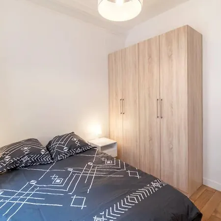 Cosy And Spacious Near Champs Elysee パリ