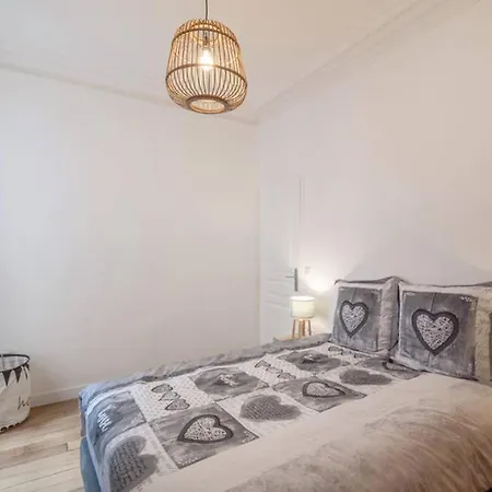 Cosy And Spacious Near Champs Elysee アパート パリ